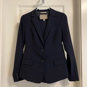 EUC Banana Republic suit. Worn only once. Blazer size 2, Pants size 0.